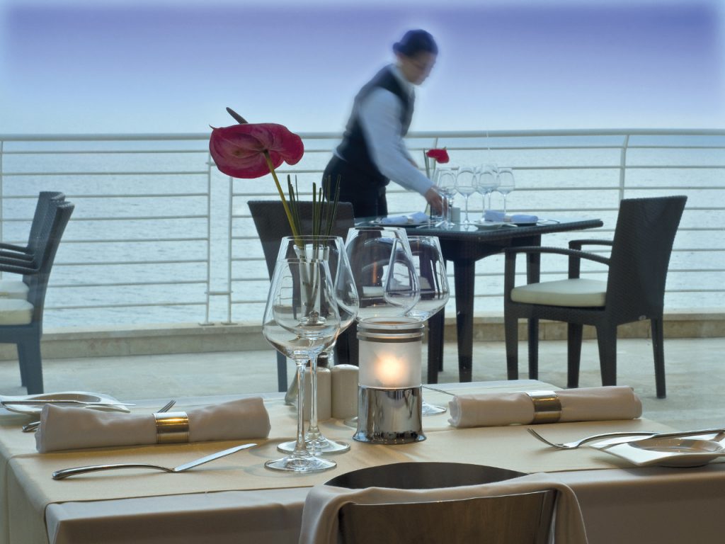 MLAZR-MainGallery-restaurants-bars-2